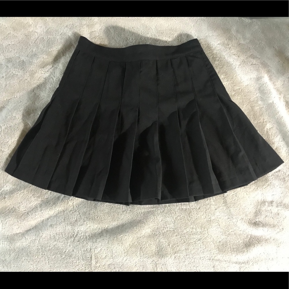 brandy Melville pleated skirt